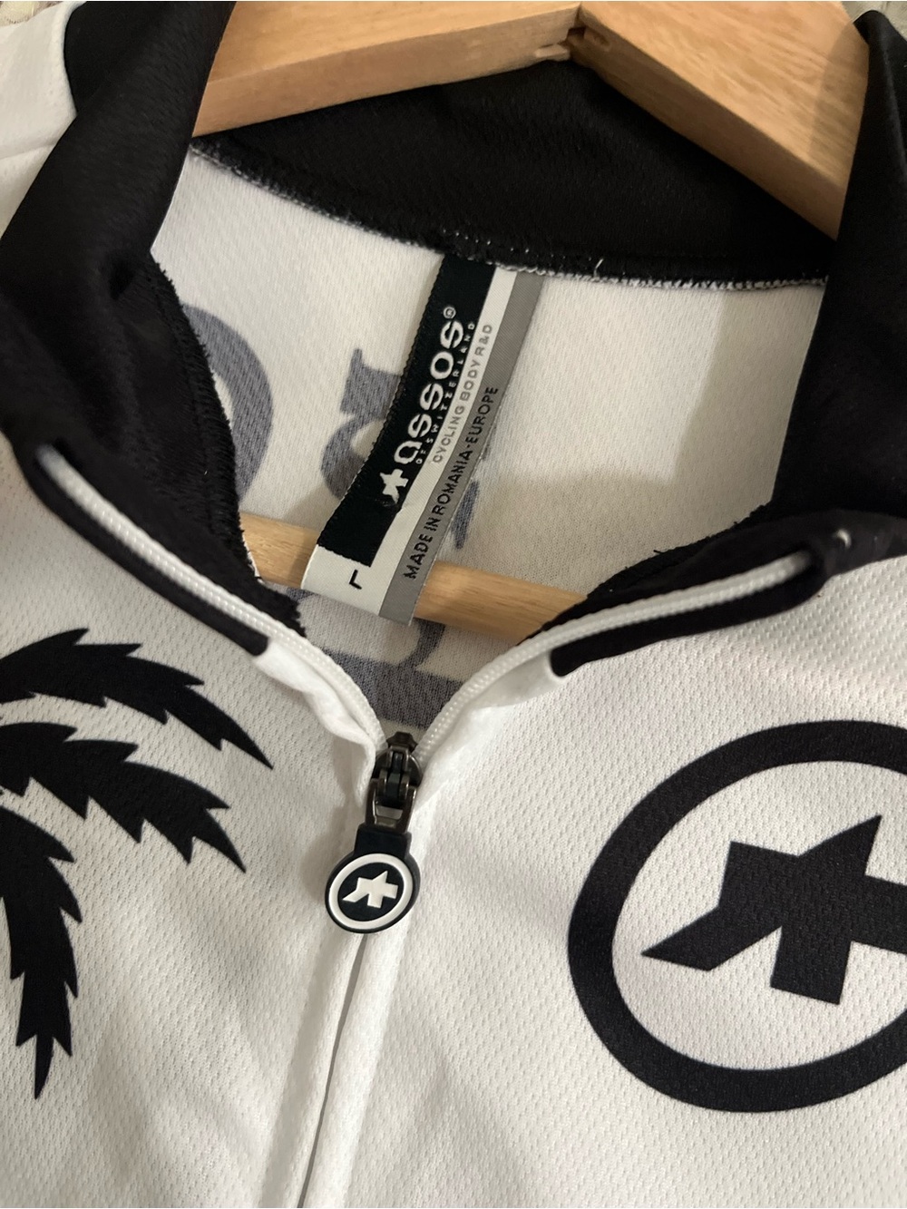 Assos Malibu GranFondo Cycling Jersey Large NWOT Road Bike Full Zip Romania - Picture 4 of 7